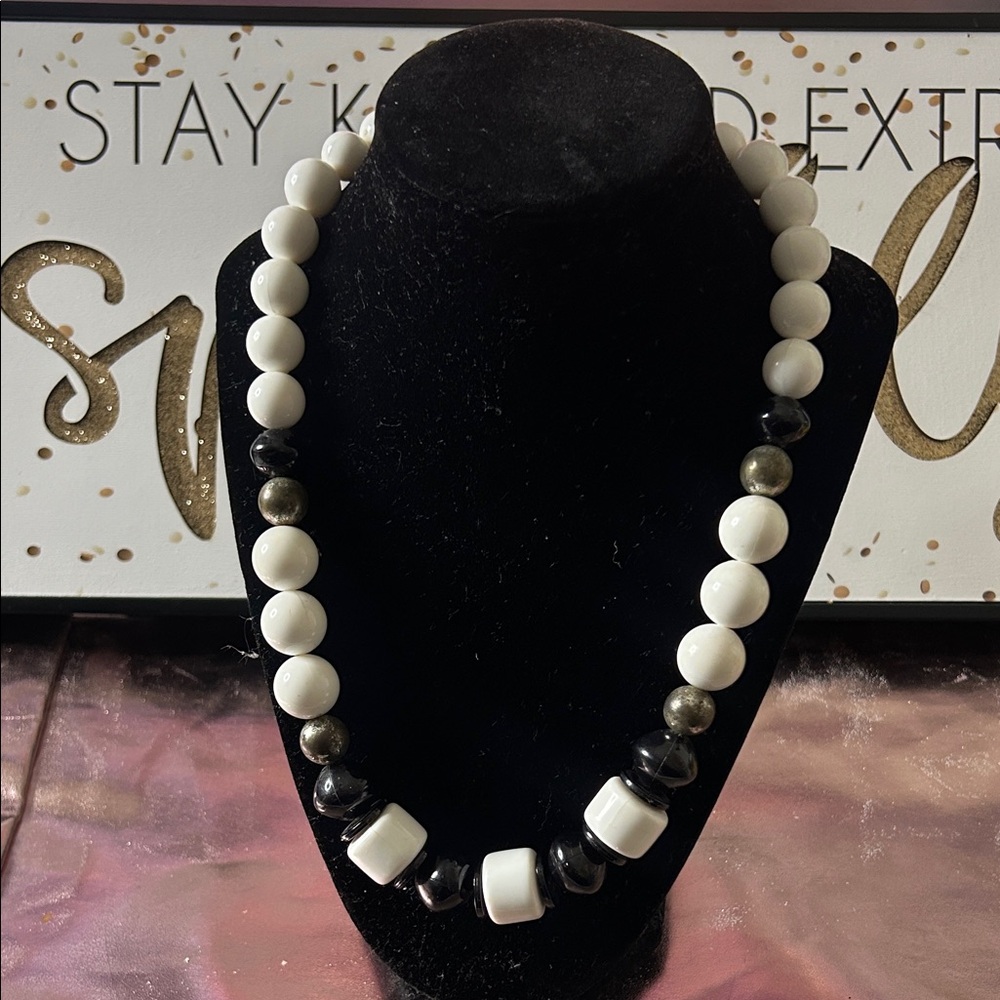 Vintage Elegant Black and White Beaded Necklace #3860